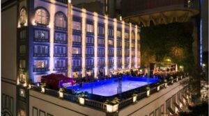 Four Seasons CDMX inaugura pista de hielo en terraza para esta Navidad