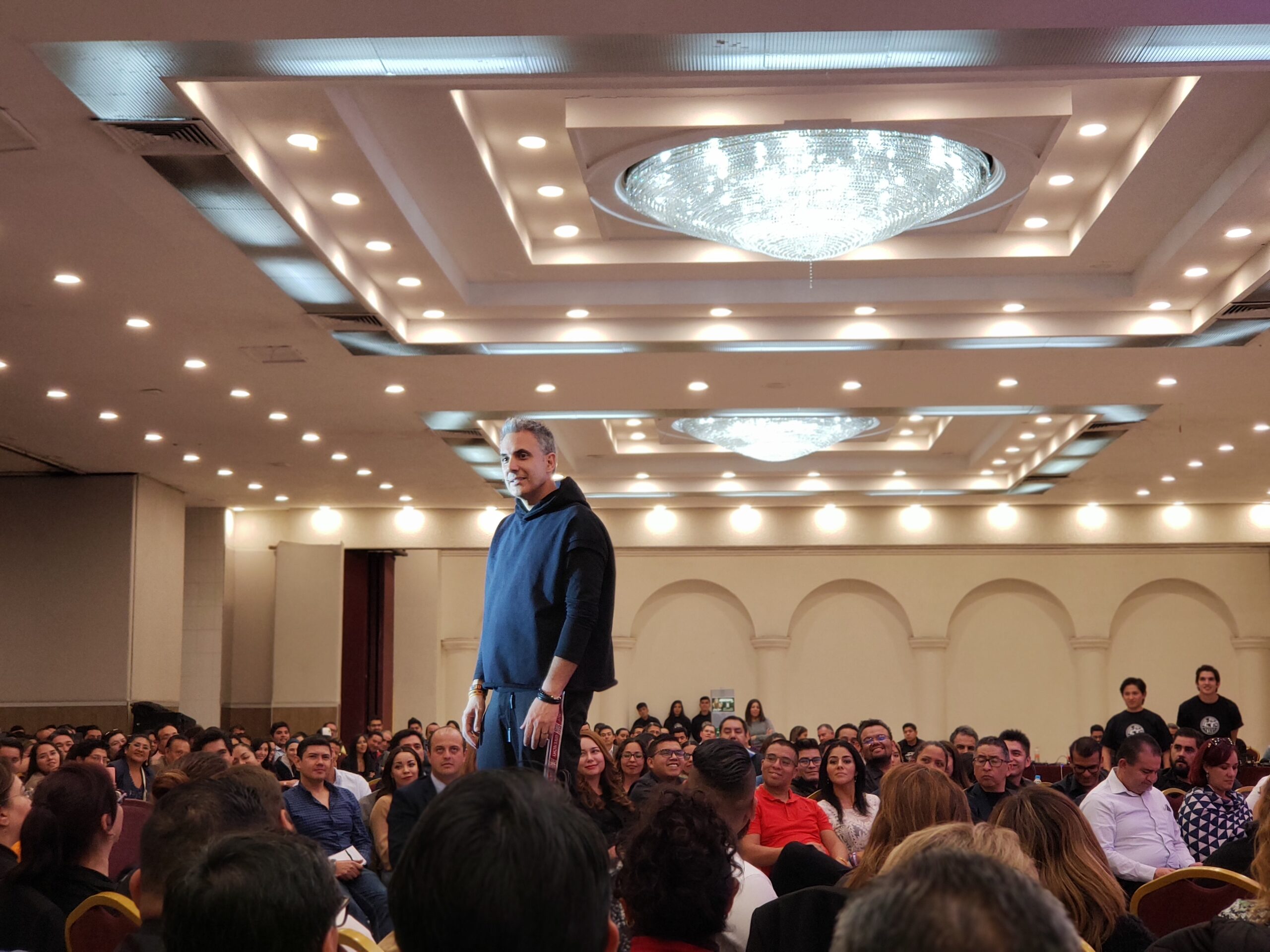 Jürgen Klaric presenta en Toluca su conferencia ‘Véndele a la mente, no a la gente’