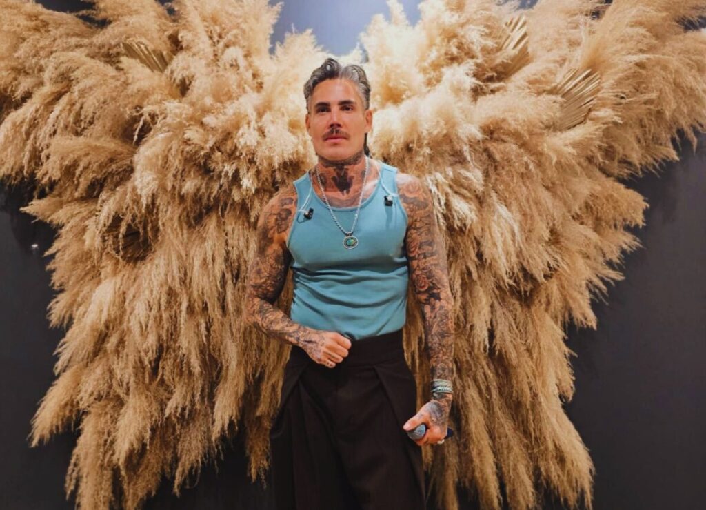 Show íntimo, música y emociones: así se vivió la noche de Adrián Cue en La Diabla Metepec