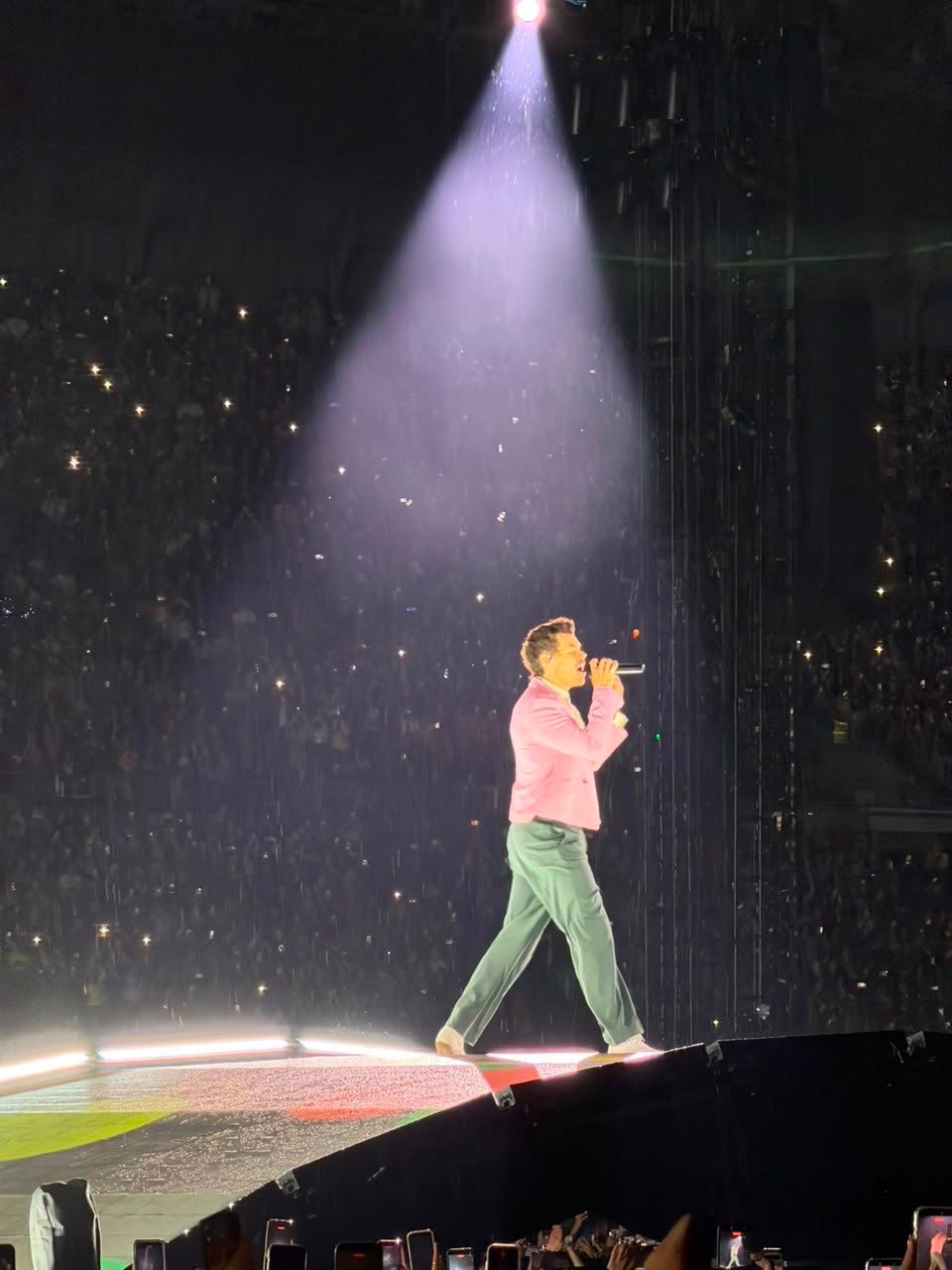 Harry Styles conquista México con su primer concierto inolvidable lleno de emoción y cercanía