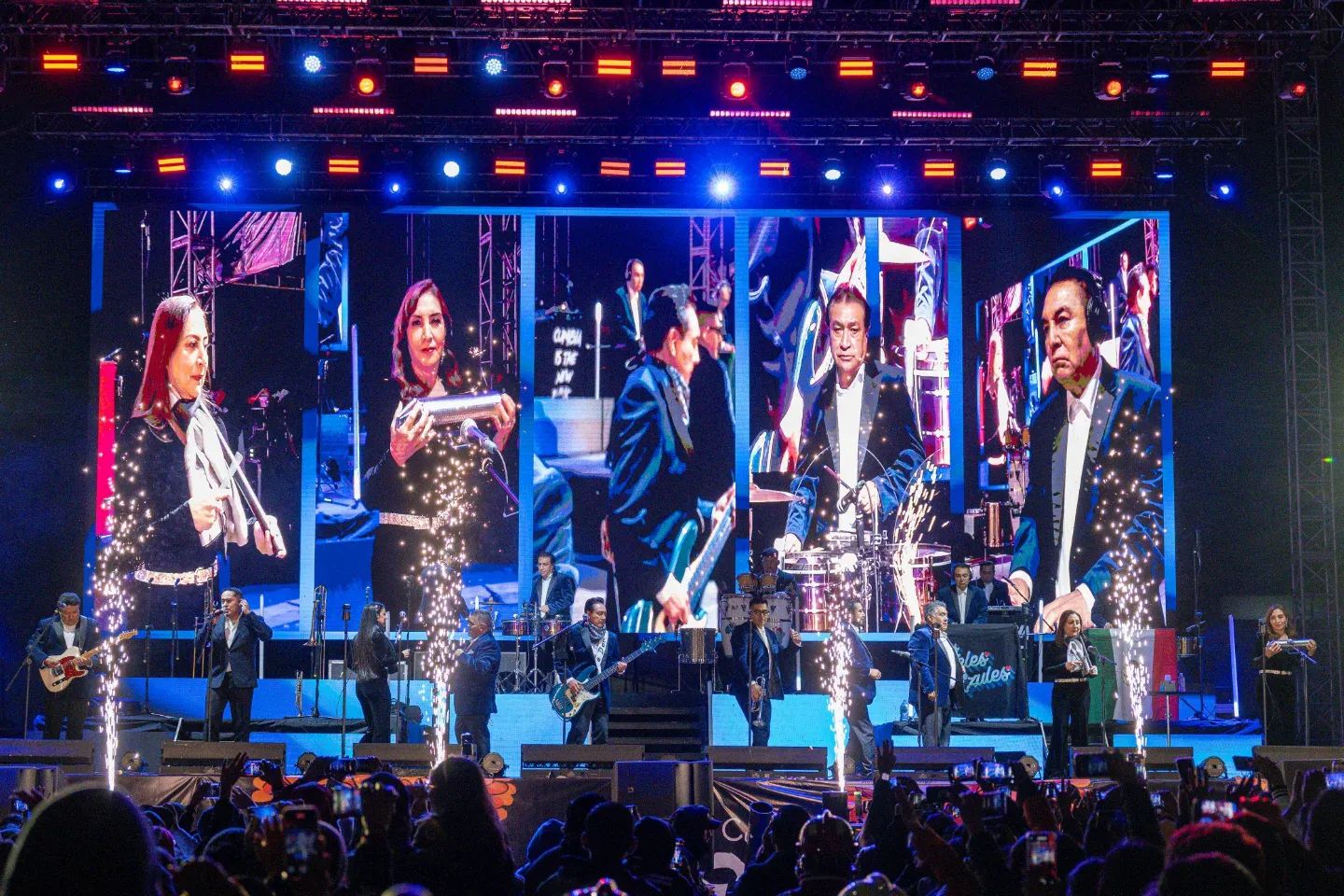 Los Ángeles Azules ponen a bailar a Toluca: una noche de cumbia y más de 40 mil asistentes